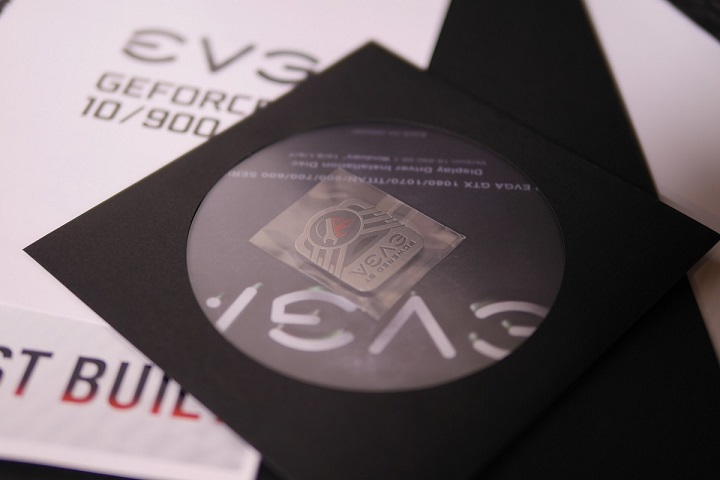 EVGA GeForce GTX 1070 FTW ACX 3.0付属品2