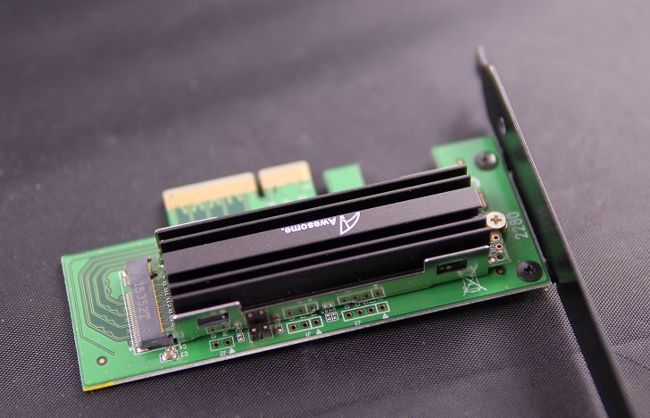 玄人志向M.2-PCIeにAwesome AWD-MCS01を取り付け、その1