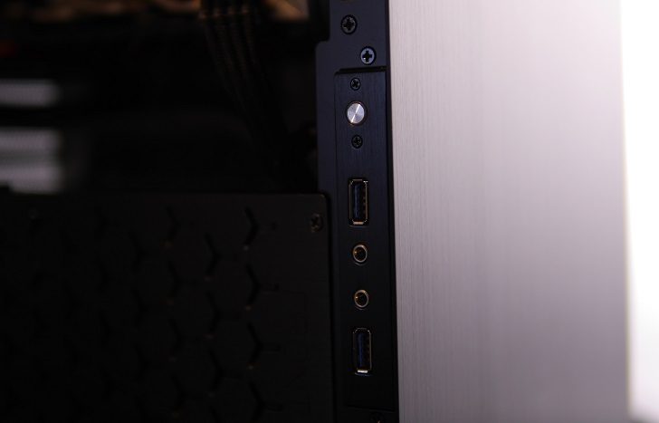 AMD RyZEN7 1700Xを使った黒パソコン、その1