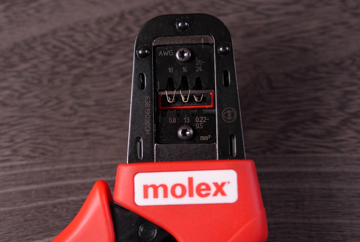 molex 63819-0900にmolex Mini-Fit Jrコネクタピン
