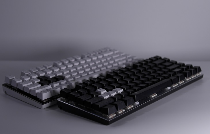 e元素メカニカル式ゲーミングキーボード、白と黒、その2