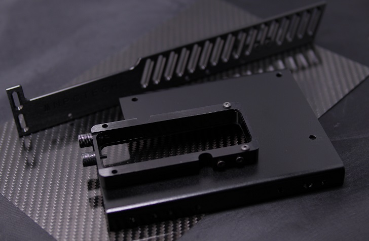 Mnpctech Small Vertical Video Card GPU Mounting Bracketを加工、その3