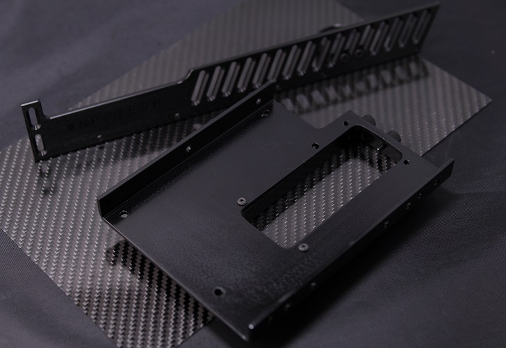 Mnpctech Small Vertical Video Card GPU Mounting Bracketを加工、その4