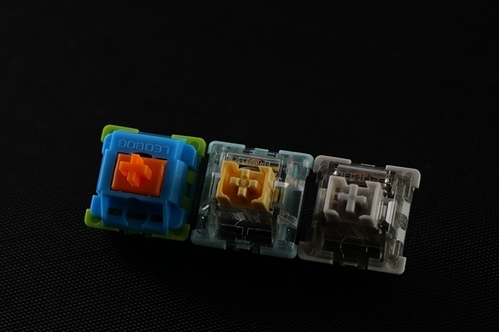 EPOMAKER Seasalt SlientとLEOBOG Juggle V2 Switch とLEOBOG Graywood V3 Switch